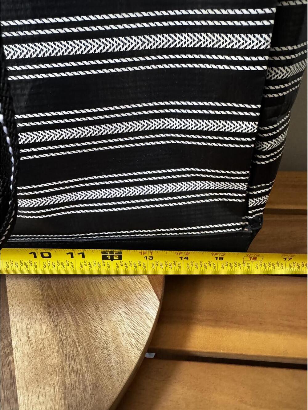SCOUT "The Daily" Pocket Tote Zippered Tote 2 Exterior Pockets Travel Gym - Picture 2 of 9